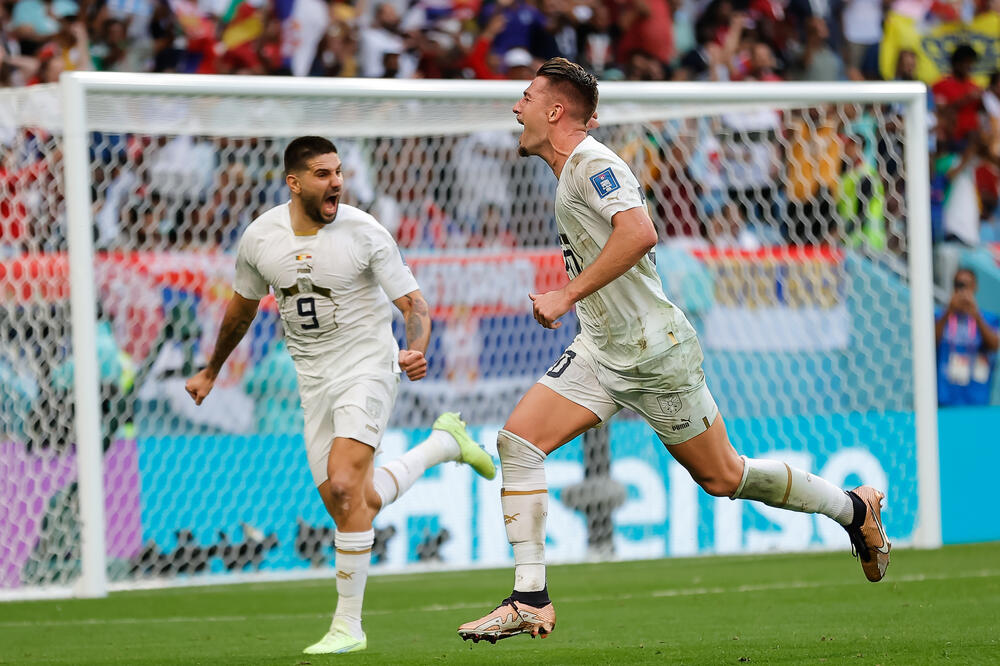 MITROVIĆU I SERGEJU NAREĐENO DA NAPUSTE ZEMLJU!