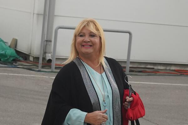 KOJA ŽENA BI OVO JAVNO PRIZNALA? Progovorila o PREVARAMA MUŽA, ljubavnica joj dolazila u KUĆU, prošla svašta