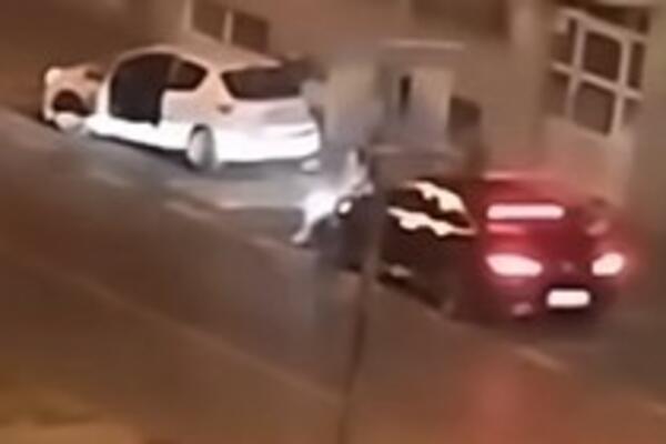 UZNENMIRUJUĆ SNIMAK NASILJA NAD ŽENOM U TUZLI ZGROZIO SVE: Dotrčao do automobila i napao žrtvu (VIDEO)