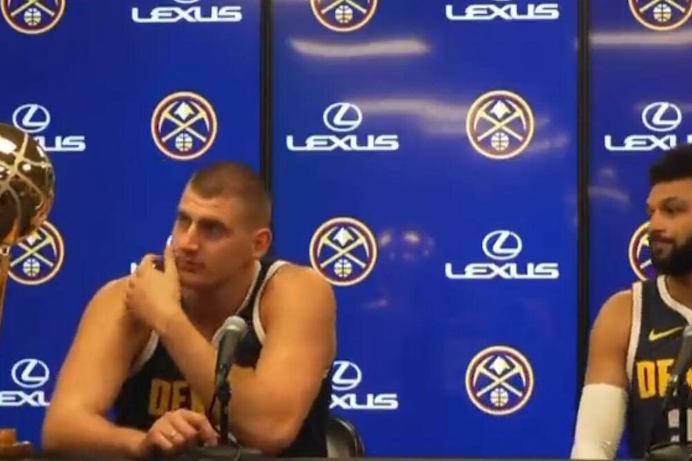 "JOKIĆU, NE DIRAJ GA": Džoker koketirao sa njim sve vreme, onda su svi PRASNULI U SMEH! (VIDEO)