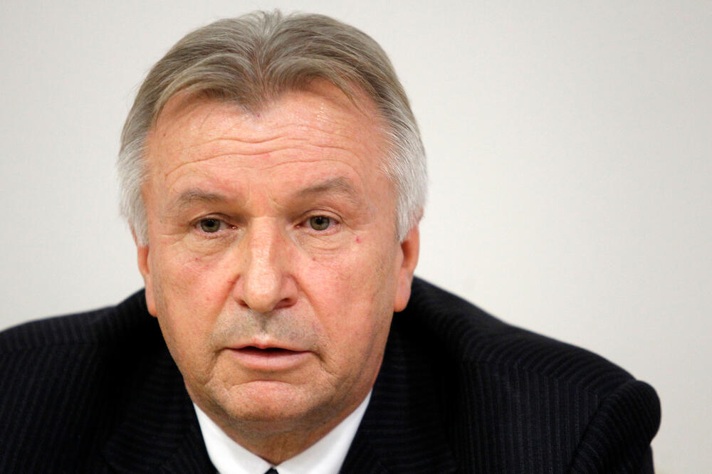 NIKOLIĆ BEZ DLAKE NA JEZIKU: Mogu da izvučem Partizan, navijaću za Zvezdu u sredu!