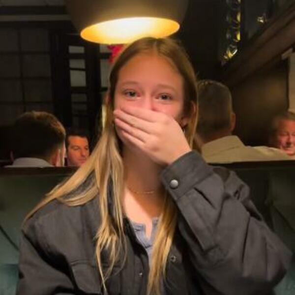 VEGETARIJANKA POSLE 5 GODINA PONOVO PROBALA MESO: Reakcija posle prvog zalogaja je ODZVANJA INTERNETOM (VIDEO)