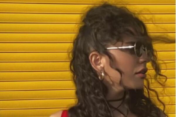 FATALNA CRNKA OSTAVILA SVE BEZ DAHA VRELIK SNIMKOM: Pozirala u NEVIĐENOM IZDANJU, je li realno da je ovako DOBRA?