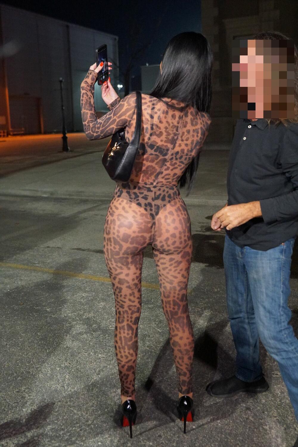 Ona je nedavno ugradila 840 kubika u zadnjicu