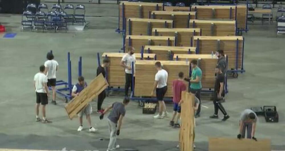 Postavljanje parketa u Areni