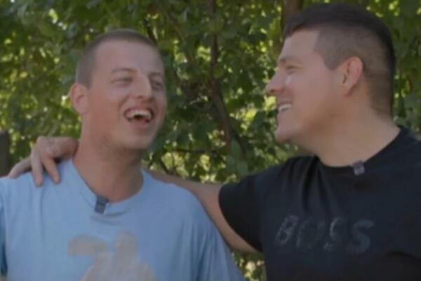 SLOBO LJUDINO! Pevač pokazao koliko srce ima, obišao Novakoviće i gestom ODUŠEVIO CEO BALKAN - BRAVO!