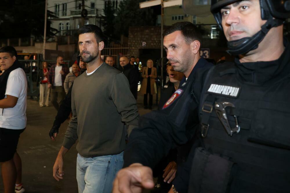 NOVAK ĐOKOVIĆ STIGAO NA SPEKTAKL! Najbolji teniser sveta bodri Zvezdu protiv Jang Bojsa! (FOTO)