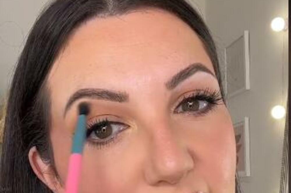 ŠMINKERKA OTKRILA KOJA ŠMINKA VAM DODAJE GODINE: Skoro SVE SRPKINJE stavljaju OVU SENKU, a zbog nje izgledaju STARO