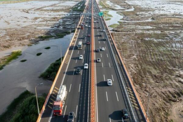 KAKO PREKOGRANIČNA E-TRGOVINA DONOSI NOVI VITALNOST GRADU NINGBOU? (VIDEO)