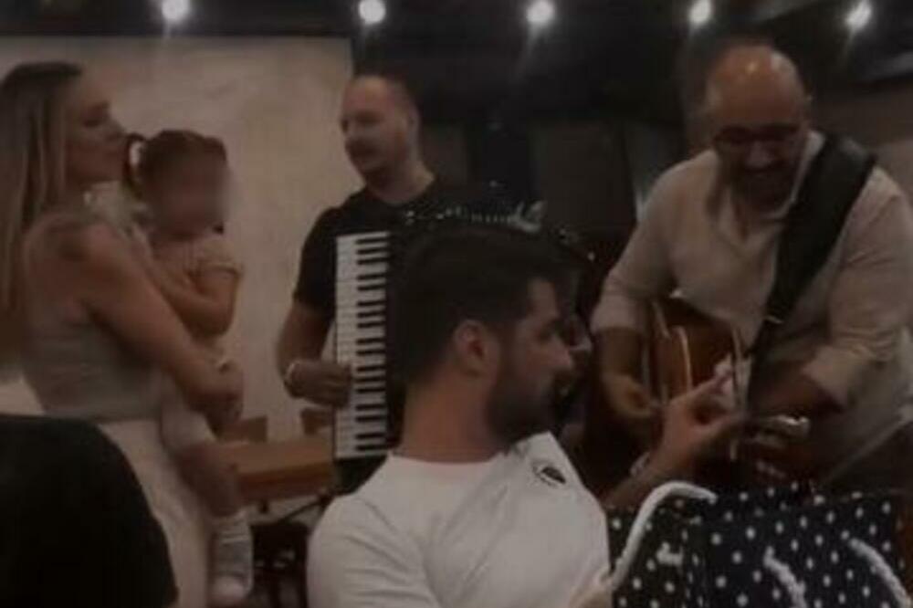 ODNOS IZMEĐU ANABELE I MARKA NAPET KAO STRUNA, O OVOME SVI BRUJE: Sledeće TVRDNJE šokiraju baš sve