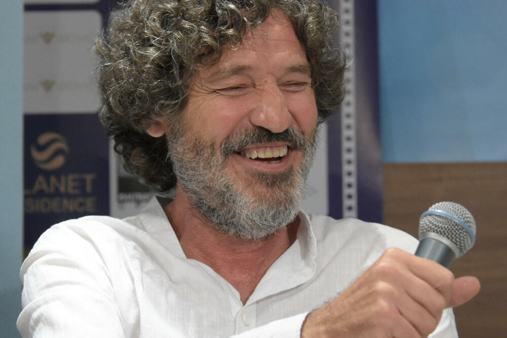 Zavirite u predivnu kuću Gagija Jovanovića na Zlatiboru: Godine proveo u Beogradu, a sada uživa u ovoj lepoti