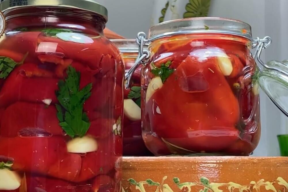 Ovako se pravi zimnica kojoj niko ne može da odoli, svaki zalogaj vraća u detinjstvo! Domaćice, zapišite recept