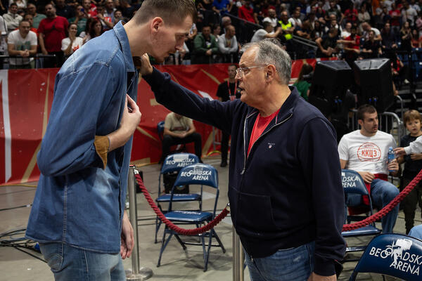 SIMANIĆ PONOVO U HALI: Heroj iz Manile došao da gleda duel Mege i Partizana!