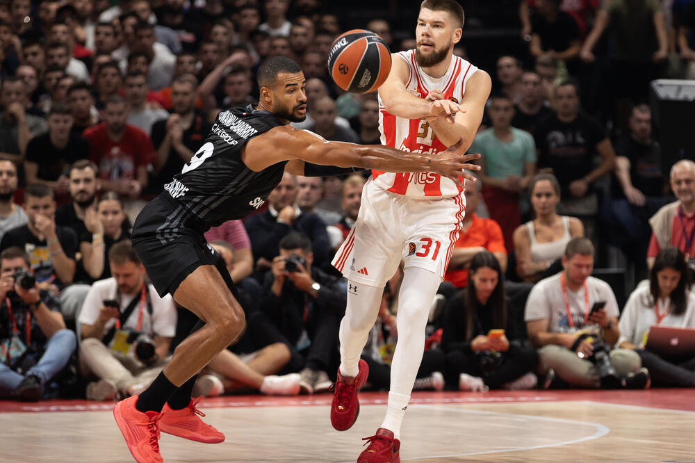 POSLE JAVORA PONOVO SLOVENAC U EVROLIGI! Zvezda saznala imena sudija za meč sa Fenerbahčeom (FOTO)