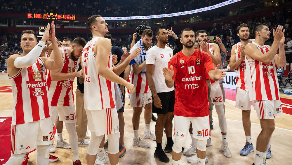 Slavlje košarkaša Crvene zvezde posle pobede nad Asvelom