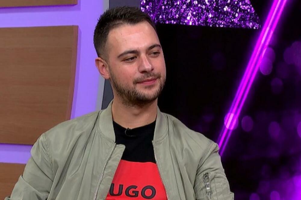 PLATIO PESMU 280 DINARA, PA PROGOVORIO O KOLEGI: Sretenović OTVORIO dušu, NIKAD ISKRENIJI