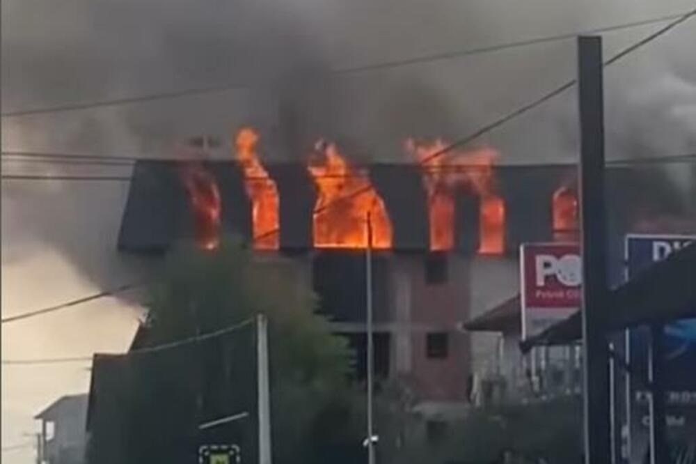 STRAVIČAN POŽAR U NOVOM PAZARU: Vatrogasci se bore sa vatrenom STIHIJOM (VIDEO)