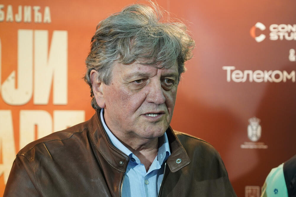 STARU FOTKU RADOŠA BAJIĆA GLEDAĆETE OPČINJENO: Bio NAJBOLJI FRAJER tih godina, ovakva LEPOTA se retko sreće