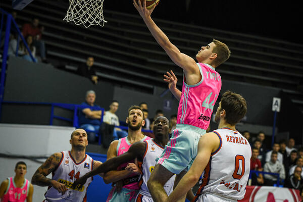 NOVA NESTVARNA PARTIJA NIKOLE TOPIĆA: Borac posle velike DRAME srušio Megu!