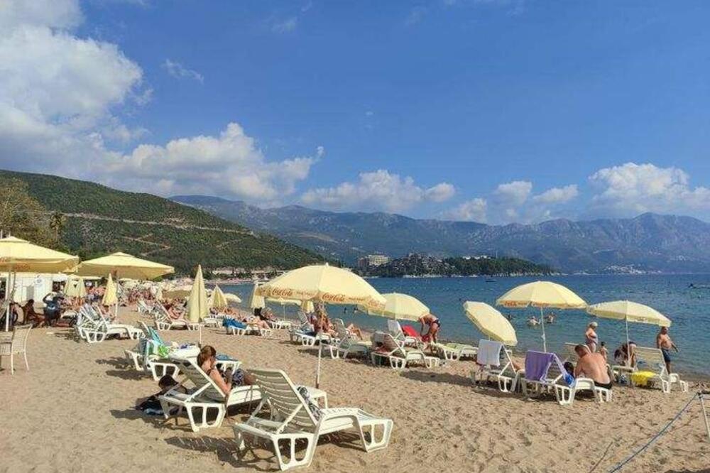 Ručak za 4 osobe i do 400 evra?! Šok cene na crnogorskom primorju, bezobrazluk do daske - turisti na mukama!