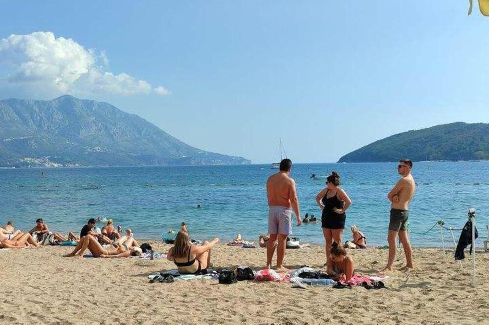 Šta je bre ovo?! Bezobrazluk prešao sve granice, zanemećete kad vidite koliko košta jedan MAGNET u Budvi (FOTO)