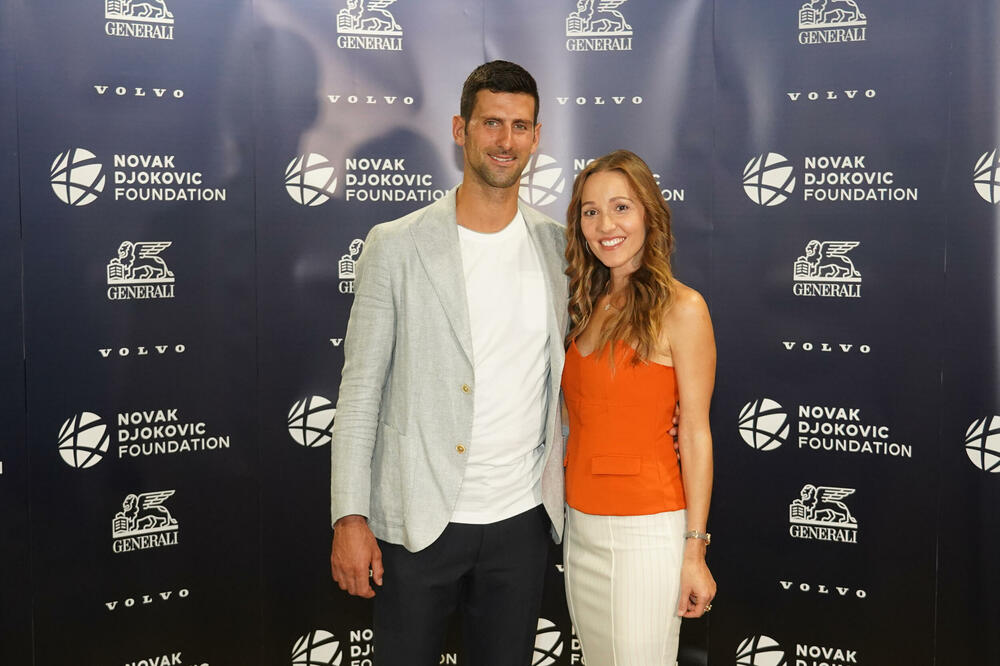 JELENA ĐOKOVIĆ NIJEDAN DAN NE POČINJE BEZ OVA 2 NAPITKA: Jačaju imunitet i tope kile za 7 dana - prelako se prave