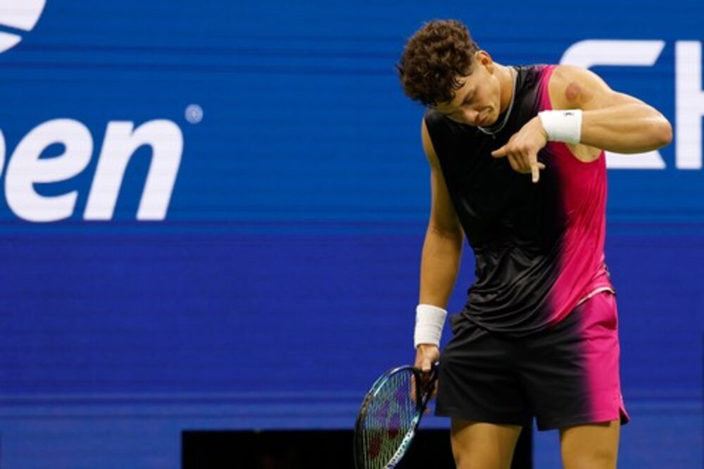 Ben Šelton, Telefoniranje, Spuštanje slušalice