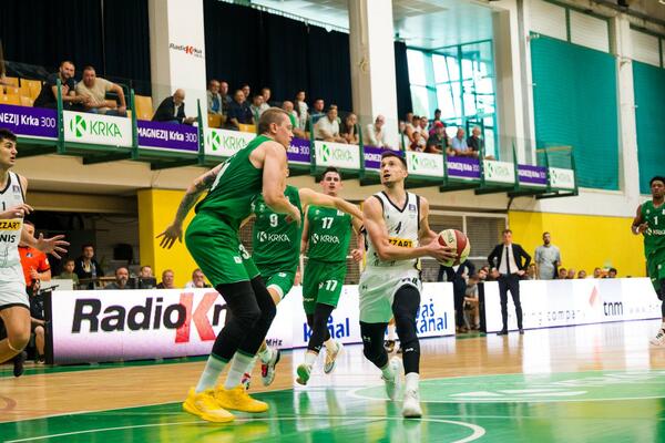 CRNO BELI DOMINIRAJU ABA LIGOM: Partizan srušio rekord Zvezde!