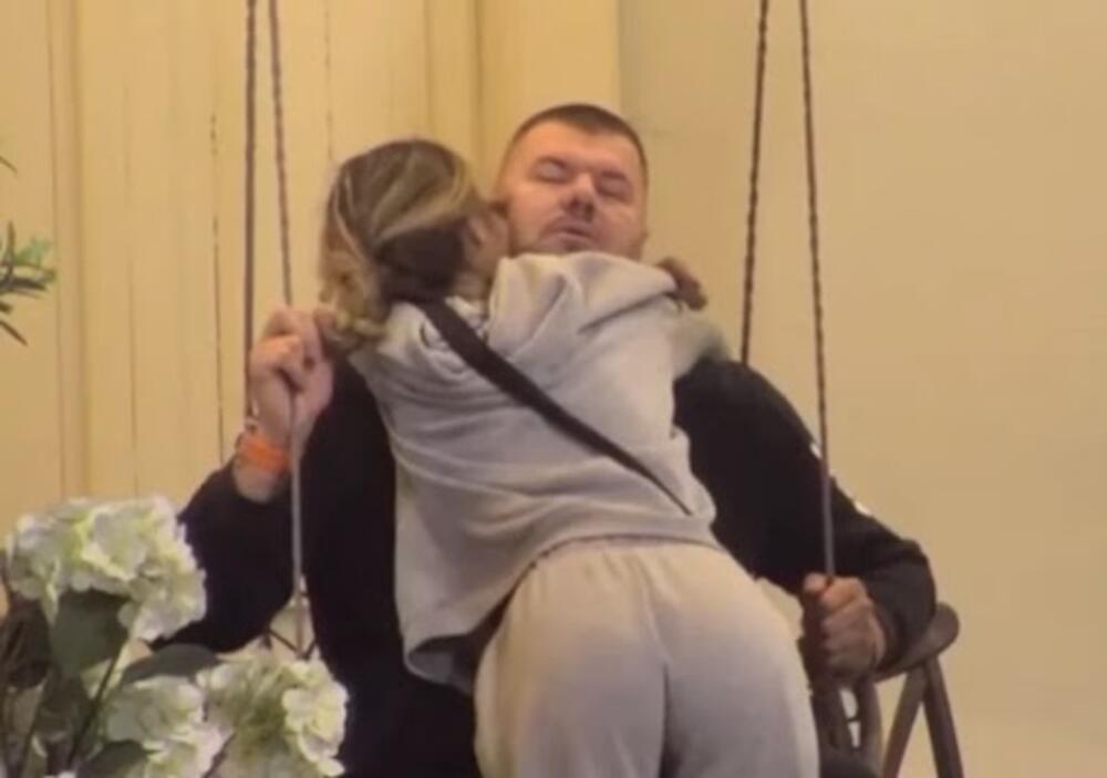  Ahmićeva je otkrila da je počela da gaji emocije prema zauzetom Janjušu koje prevazilaze one prijateljske