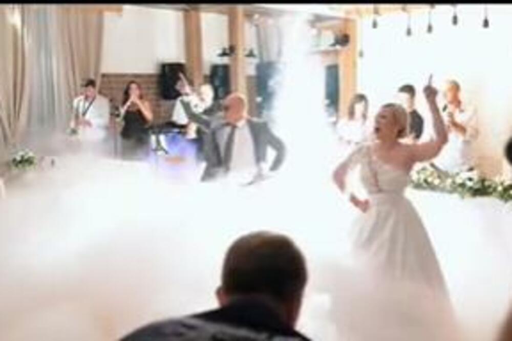 SRPSKI MLADENCI NAPRAVILI RUSVAJ PRVIM PLESOM! "Potres" u svadbenoj sali, svatovi gledali U ŠOKU! (VIDEO)