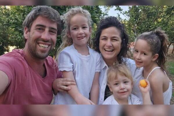 HAMAS UBIO MLADI IZRAELSKI PAR, BEBE BLIZANCI NAĐENE NEPOVREĐENE: Roditelji uspeli da ih sakriju pre POKOLJA (FOTO)