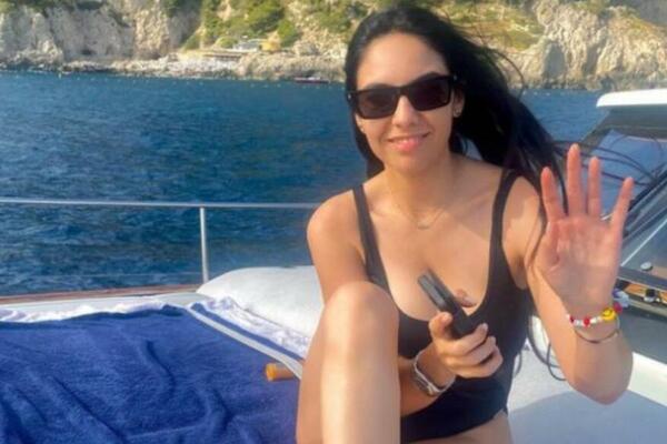 RODILA DETE AL PAĆINU PRE 3 MESECA, A SADA LJUBI MILIJARDERA: Atraktivna brineta NE GUBI vreme