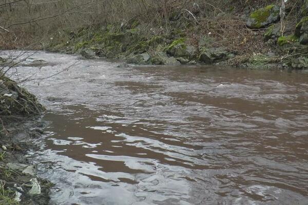 REKA RAŠKA PREPLAVLJENA ŽIVOTINJSKOM KRVLJU: Jeza u Novom Pazaru, preplašeni meštani sumnjaju da dolazi ODAVDE!