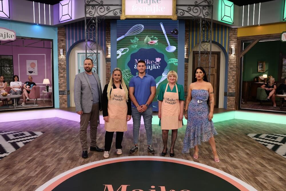 NASKOVIĆI DANAS PRAVE GIBANICU I REZANCE S MAKOM! Snajka tvrdi da nije potreban SASTOJAK koji će poboljšati jelo