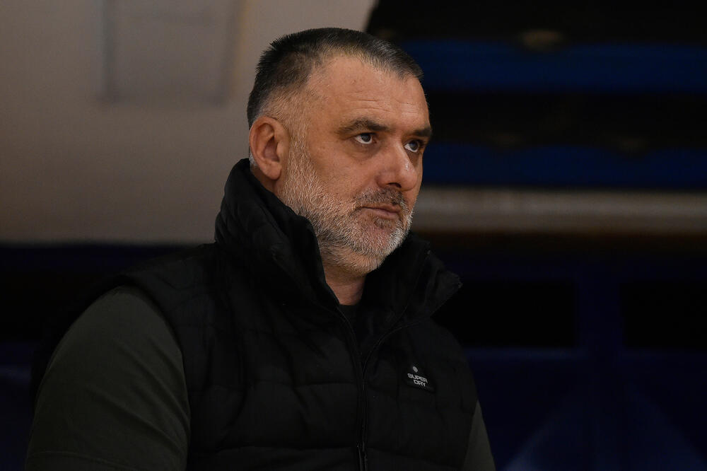 "SRBOMRZCI IZ CRNE GORE UŽIVAJU U BEOGRADU" Legenda sasula sve javno: "Pare, firme restorani, pa PREĐU GRANICU I.."