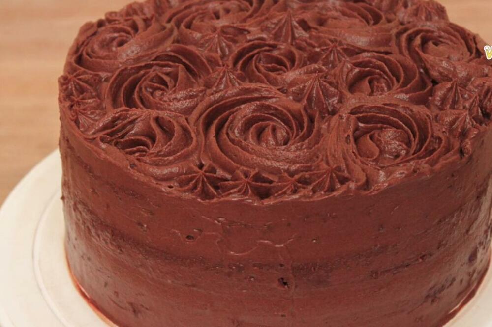 OVA TORTA JE IDEALNA ZA SVE PRILIKE, GOSTI ĆE SAMO TRAŽITI REPETE: Raskošna kao EVROPSKI GRAD po kome i NOSI IME