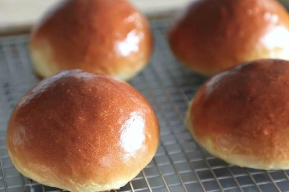 NAPRAVITE MALE LEPINJE MEKE KAO IZ PEKARE OČAS POSLA: Pekari otkrili šta stavljaju u TESTO da budu tako VAZDUŠASTE