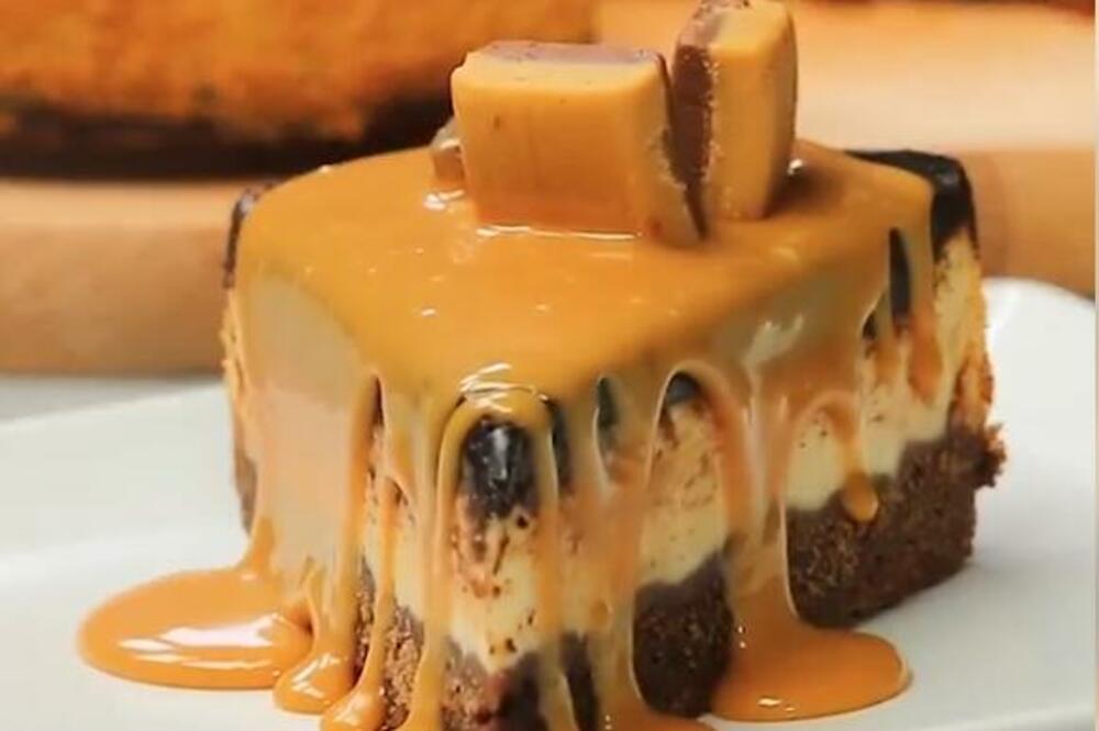 RECEPT ZA NAJBOLJI ČOKOLADNI ČIZKEJK SA SLANOM KARAMELOM KOJI ĆE VAS ODUVATI: Potpuna neznalica može da ga napravi