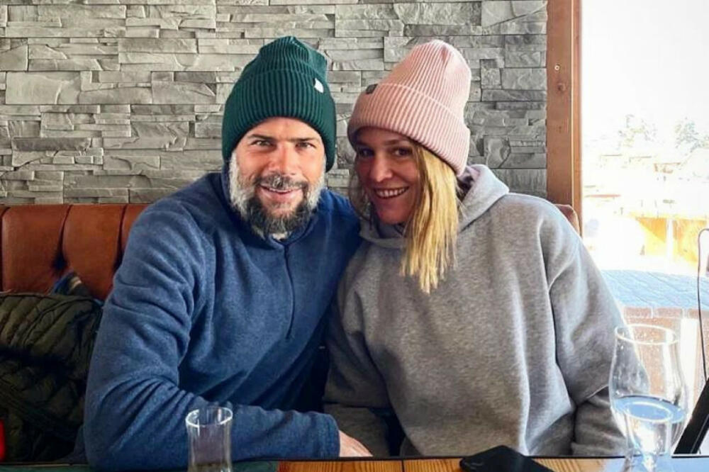 PRELEPA VEST: Trudna žena Mateje Kežamana, lepa Tara POKAZALA TRUDNIČKI STOMAK