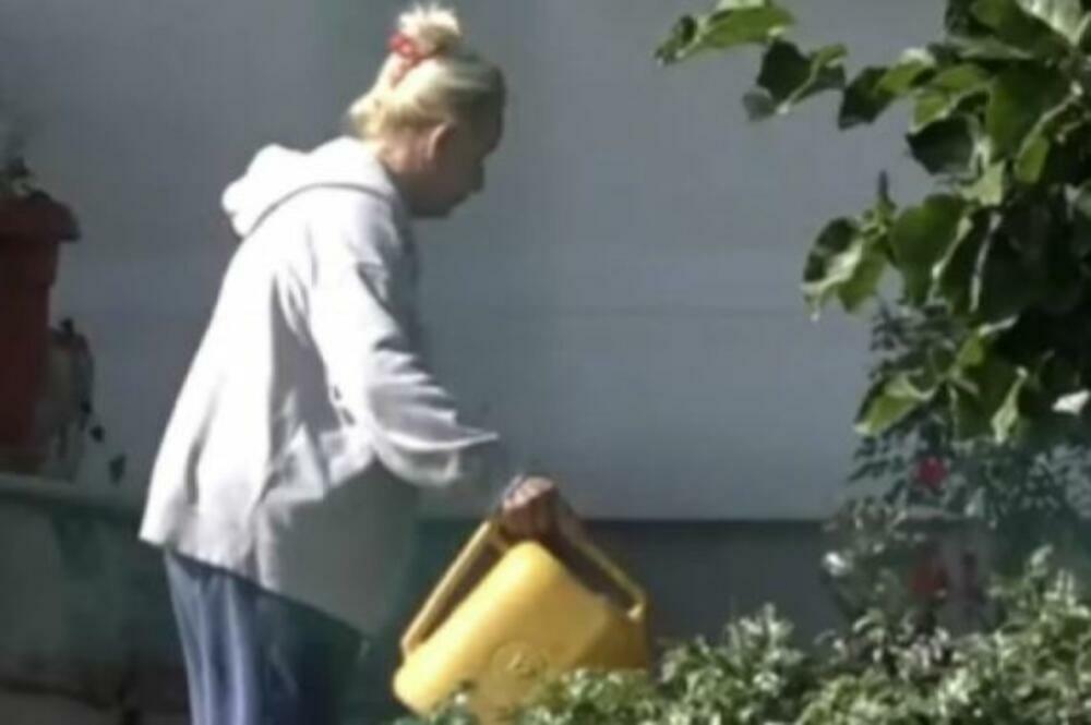 Vesna Zmijanac uhvaćena na svom imanju u prirodnom izdanju