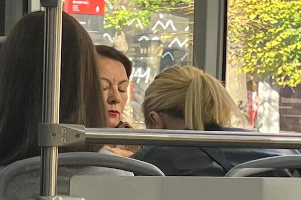 KOGA TO NAŠE OČI VIDE!? ESPRESO PAPARACO UHVATIO SRPSKU GLUMICU U PREVOZU: Srbija je sinoć BRUJALA o njoj!