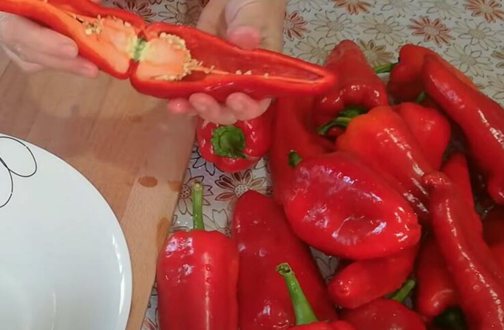 Čišćenje crvene paprike