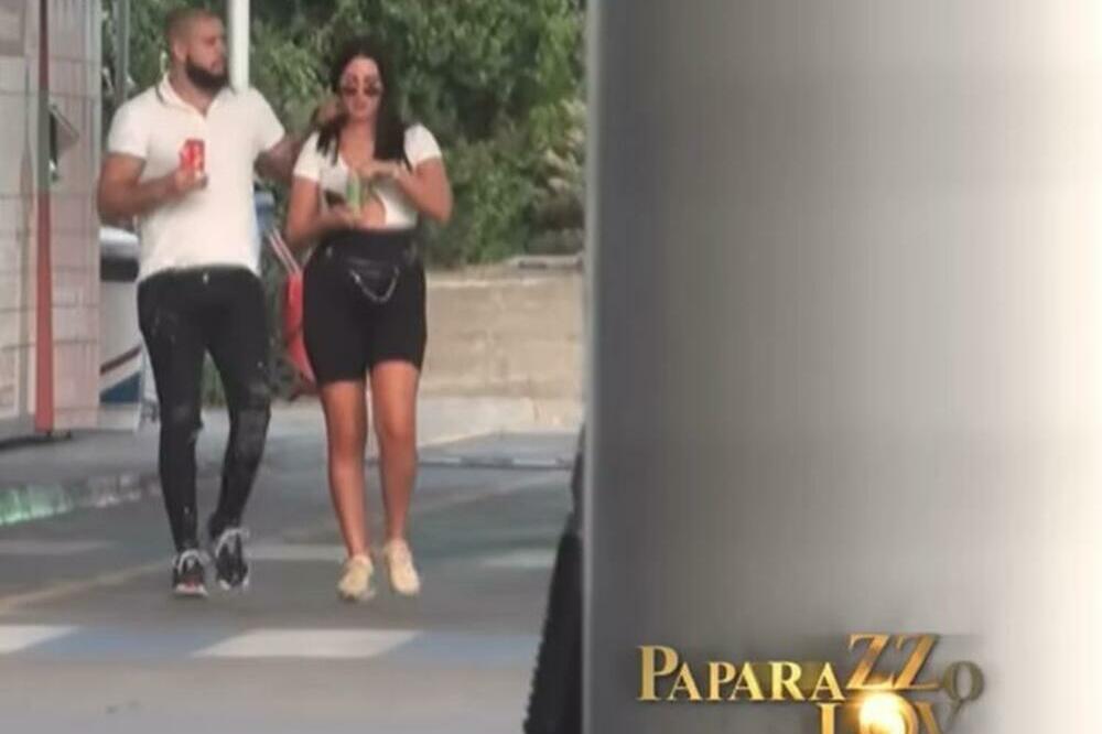 OTKRIVENO ŠTA RADE DEJAN DRAGOJEVIĆ I NJEGOVA NOVA DEVOJKA: Opustili se pa ih PAPARACO uhvatio (FOTO)