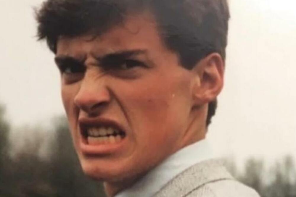 ZNATE LI KOJI GLUMAC JE NA OVOJ FOTOGRAFIJI? Danas je jedan od NAJMOĆNIJIH, svi PADNU U NESVEST kad čuju za GODINE