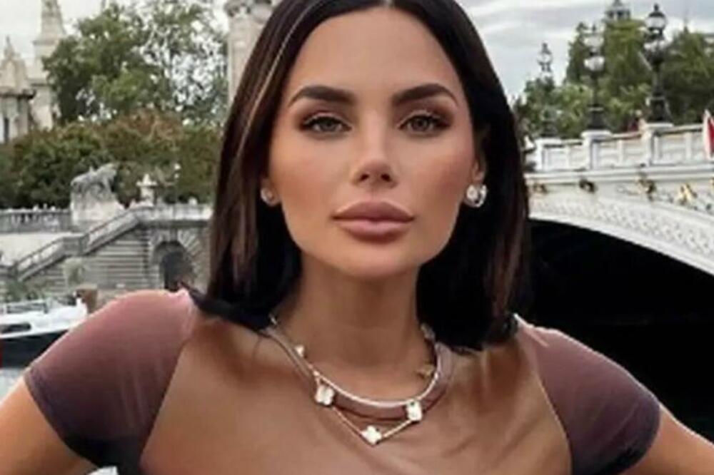 BRINETA POKAZALA "GOLE GRUDI", ZBOG NJENOG TOPLESA SVI SU ZABORAVILI NA RAT: Kad čuju za OVO, ODLEPE NAČISTO