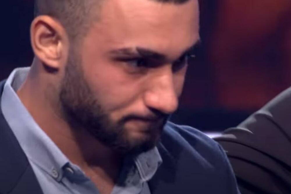 OSTAO BEZ OBA RODITELJA, LILE SE SUZE UŽIVO U PROGRAMU: Niko nije mogao da SAKRIJE TUGU zbog onoga šta je doživeo