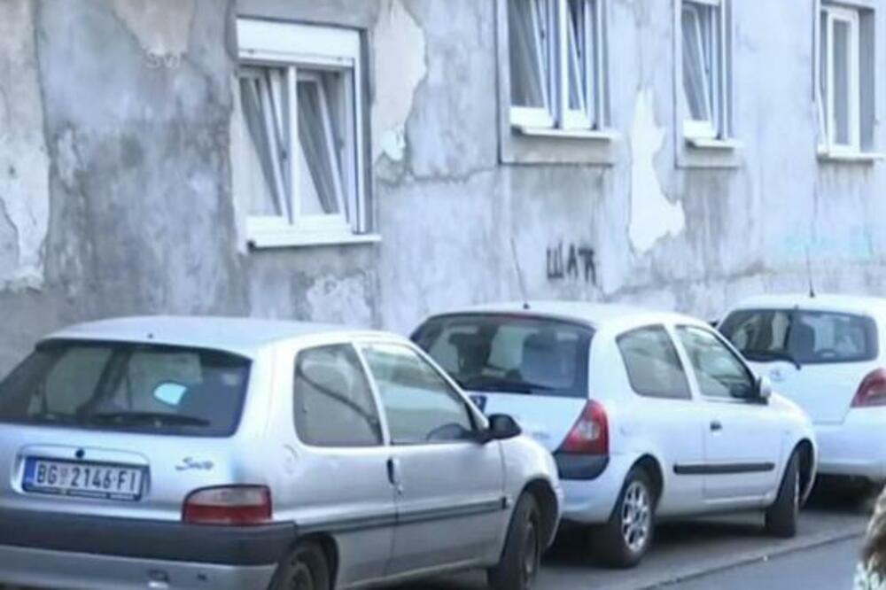 NEZAPAMĆEN VANDALIZAM NA ZVEZDARI: Građani se HVATALI za GLAVU kada su OVO VIDELI, neko je IŠAO REDOM i... (FOTO)