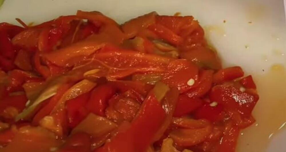 Očišćene pečene paprike