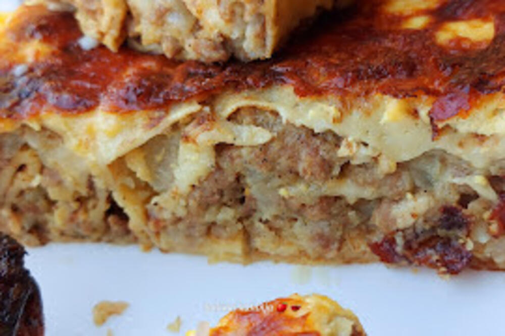 OVA PITA SE PRAVI ZA MANJE OD 400 DINARA, A NAHRANI CELU PORODICU: Odlična za zimske dane, donosimo vam recept