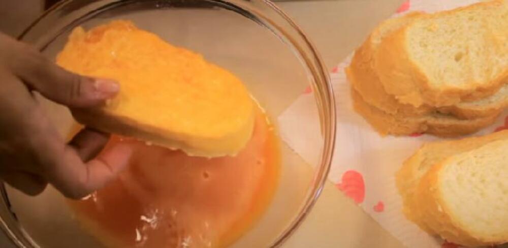 Umakanje hleba u jaja